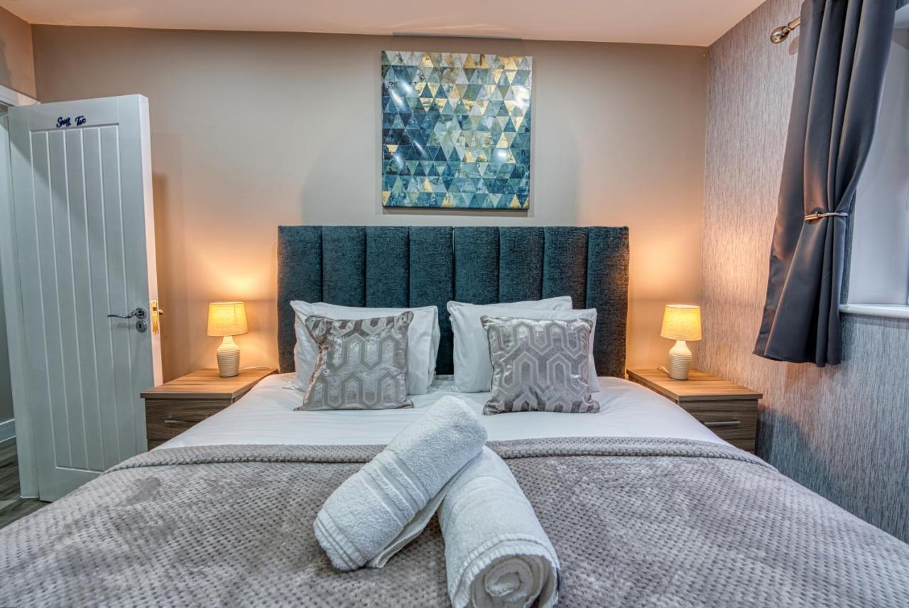 Stylish House - B'Ham Airport And Nec, Jlr Solihull, Business & Leisure Stays - Aspen House Room photo