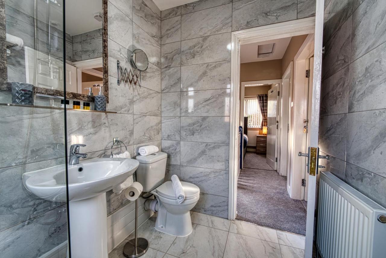 Stylish House - B'Ham Airport And Nec, Jlr Solihull, Business & Leisure Stays - Aspen House Room photo