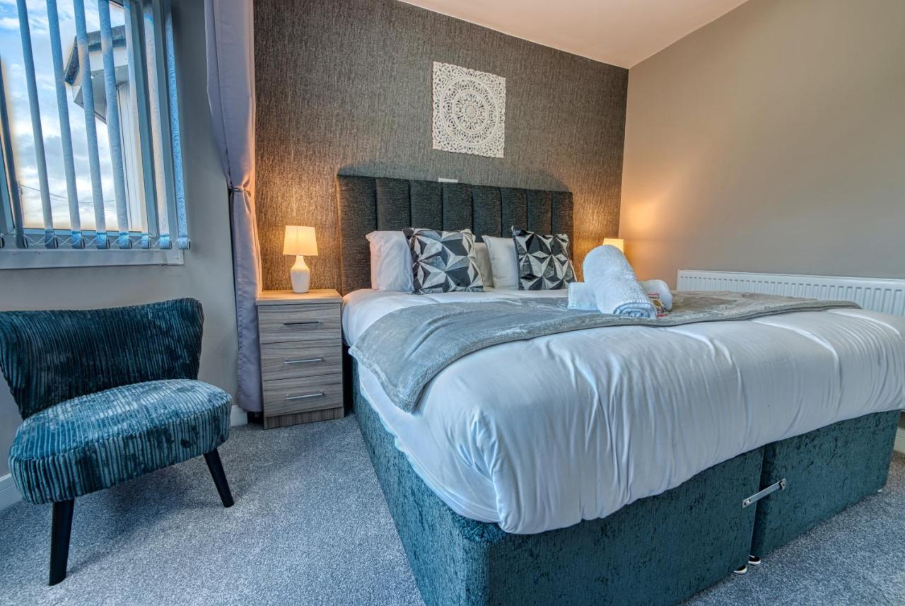 Stylish House - B'Ham Airport And Nec, Jlr Solihull, Business & Leisure Stays - Aspen House Room photo